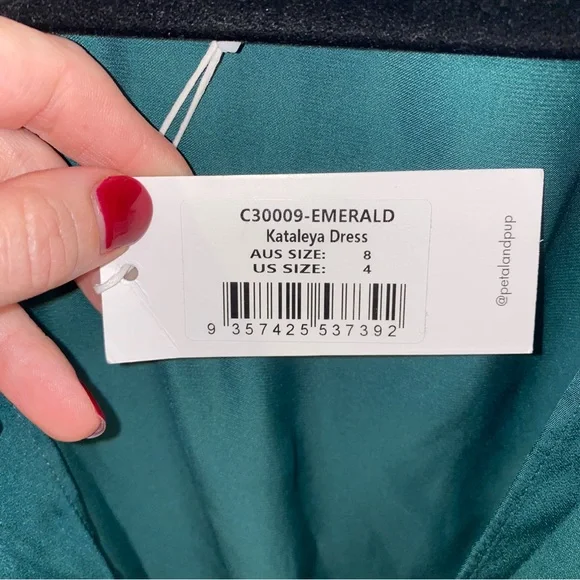 Petal and Pup Kataleya Long-Sleeved V-Neck Emerald Green Dress NWT US 4 - Picture 7 of 9